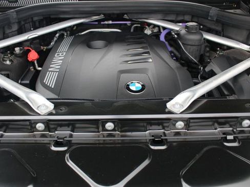 Used 2025 BMW X7 xDrive40i image 3