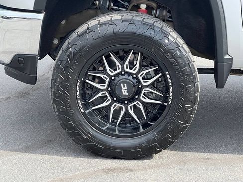Used 2021 Chevrolet Silverado 2500 LTZ w/ Z71 Off-Road Package AWD/4WD image 14