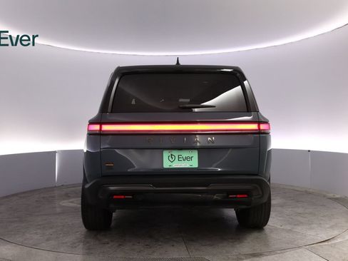 Used 2025 Rivian R1S Premium Dual AWD/4WD image 15