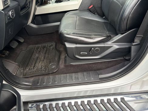 Used 2016 Ford F150 Lariat w/ Equipment Group 502A Luxury AWD/4WD image 21