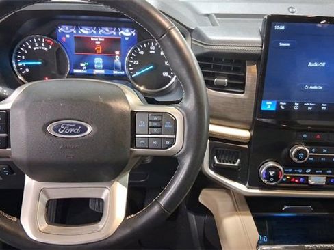 Used 2024 Ford Expedition Limited image 12