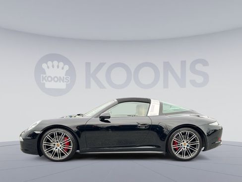 Used 2015 Porsche 911 Targa 4S image 2