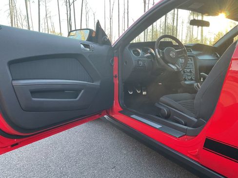 Used 2012 Ford Mustang Boss 302 w/ Boss 302 Accessory Pkg RWD image 33