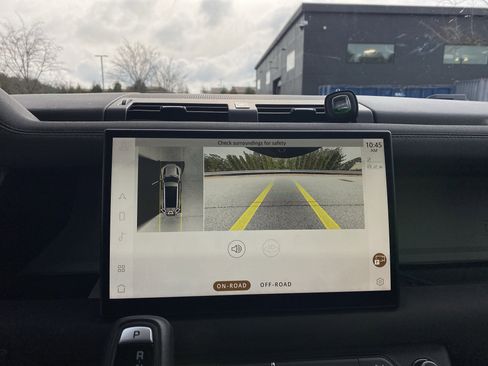 Used 2023 Land Rover Defender 130 X-Dynamic SE image 28