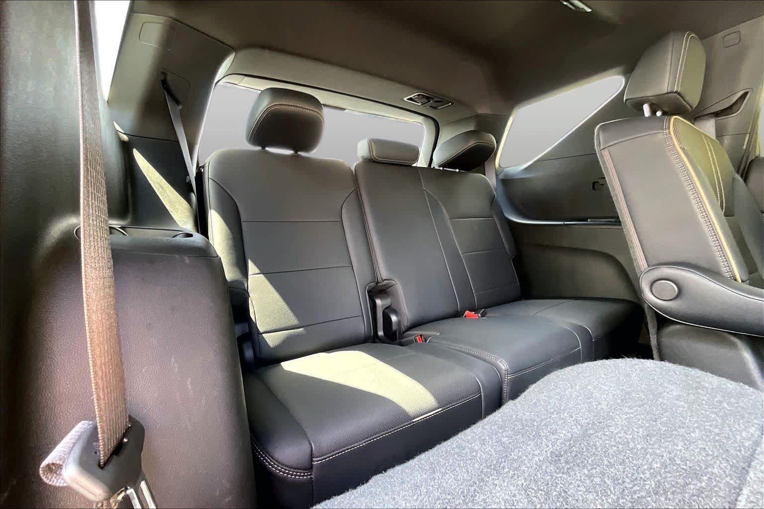 Used 2025 Chevrolet Traverse High Country w/ LPO, Floor Liner Package FWD image 77