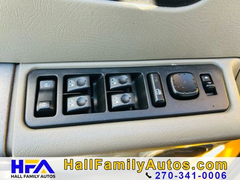 Used 2003 HUMMER H2 w/ Preferred Equipment Group image 15
