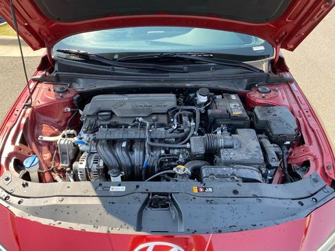 Used 2025 Hyundai Elantra Sport FWD image 28