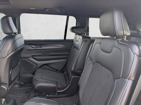 New 2025 Jeep Grand Cherokee L Altitude image 15