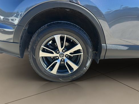 Used 2018 Toyota RAV4 XLE AWD/4WD image 20