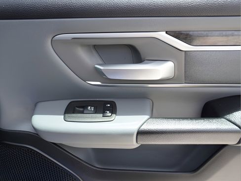 Used 2019 RAM 1500 Big Horn image 14