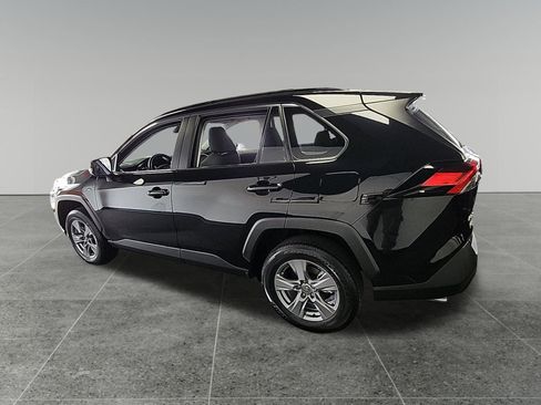 Certified 2025 Toyota RAV4 XLE AWD/4WD image 4