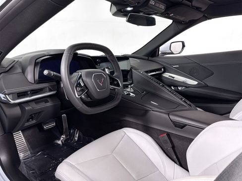 Used 2022 Chevrolet Corvette Stingray Coupe w/ 1LT image 19