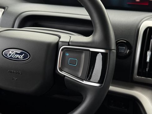 Used 2025 Ford Expedition Active AWD/4WD image 9