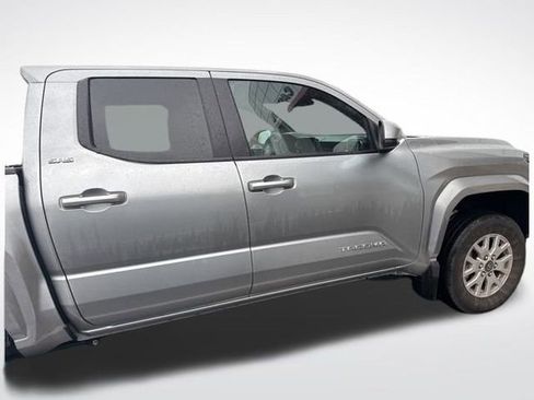 Used 2025 Toyota Tacoma SR5 image 6