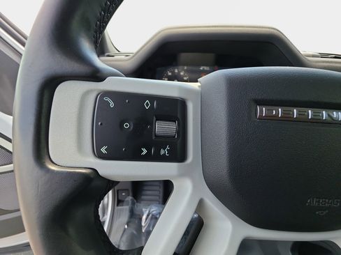 Used 2020 Land Rover Defender 110 First Edition AWD/4WD image 18