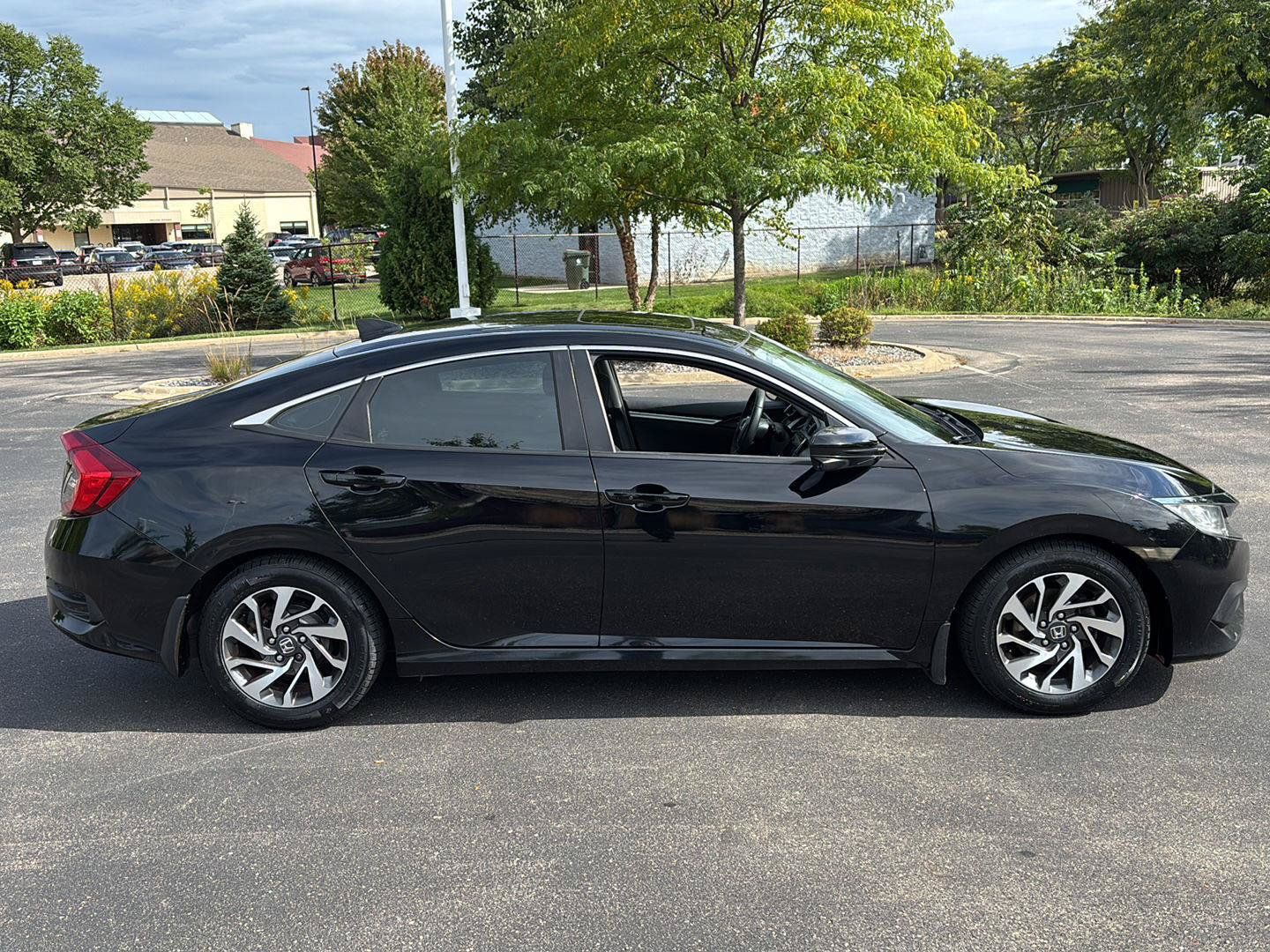 Used 2017 Honda Civic EX image 9