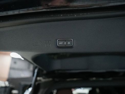 Used 2025 Lincoln Navigator Reserve AWD/4WD image 36