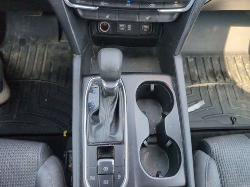 Used 2019 Hyundai Santa Fe SEL FWD image 9