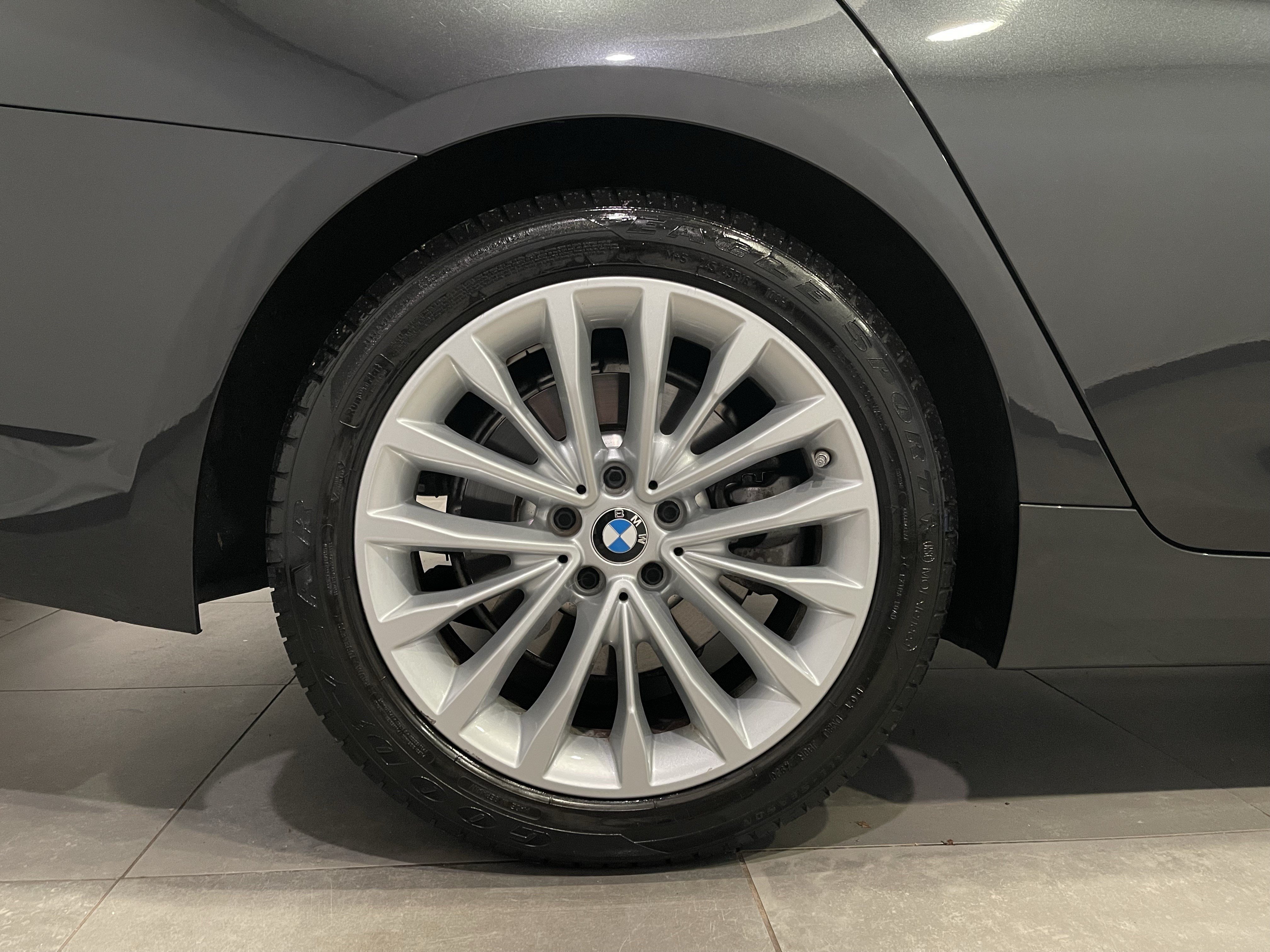 Used 2021 BMW 530i xDrive w/ Convenience Package AWD/4WD image 9