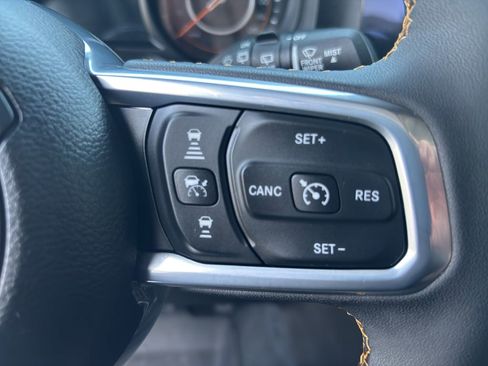 Used 2024 Jeep Wrangler Sahara image 22