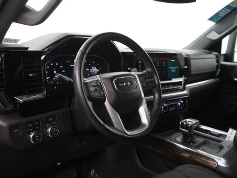 Used 2022 GMC Sierra 1500 Elevation w/ X31 Off-Road Package AWD/4WD image 17