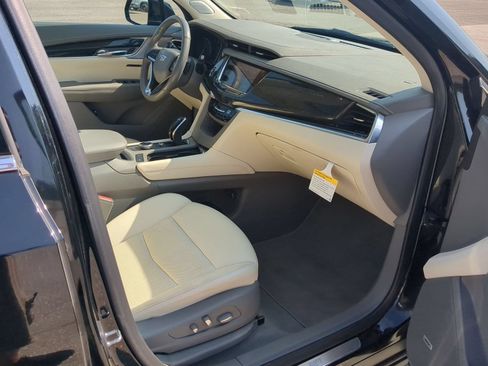 Certified 2021 Cadillac XT6 Premium Luxury AWD/4WD image 32