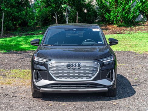 Used 2023 Audi Q4 e-tron Prestige image 2