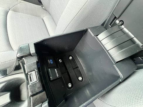 Used 2022 Toyota Corolla SE FWD image 35