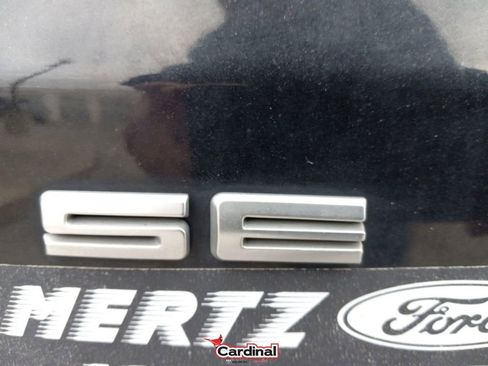 Used 2020 Ford Escape SE image 8