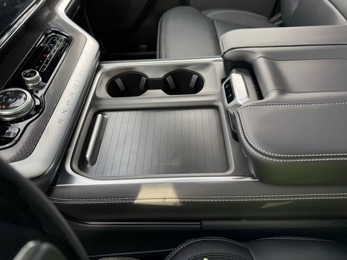 New 2025 Ford Expedition Max Platinum w/ Stealth Performance Package image 26