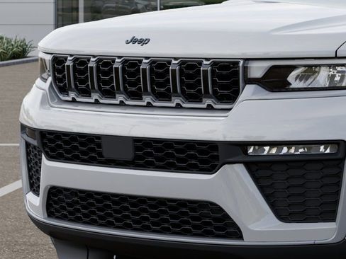 New 2026 Jeep Grand Cherokee Limited image 11