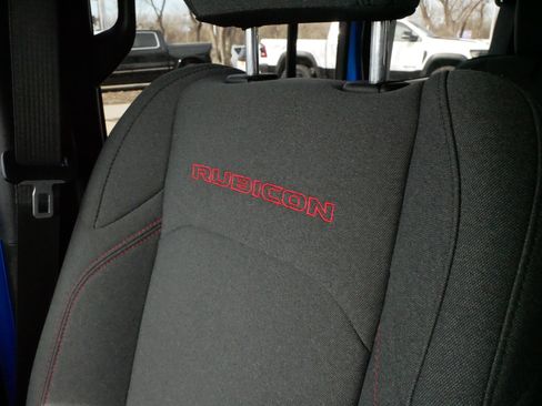 Used 2024 Jeep Wrangler Unlimited Rubicon w/ Technology Group image 30