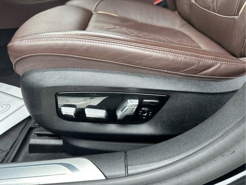 Used 2022 BMW 750i xDrive image 22