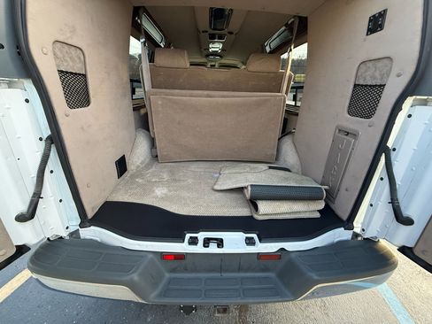 Used 2002 Chevrolet Express 2500 w/ Preferred Equipment Group 2 image 29