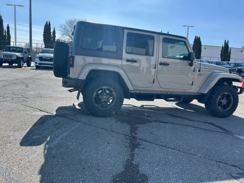 Certified 2016 Jeep Wrangler Unlimited Sahara image 13