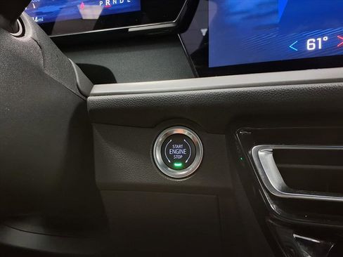 Used 2025 Chevrolet Traverse LT image 27