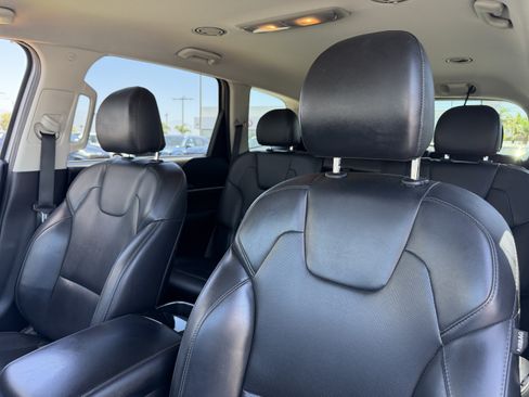 Used 2020 Kia Telluride LX AWD/4WD image 16