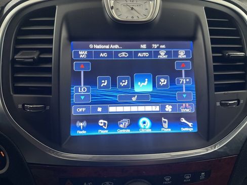 Used 2014 Chrysler 300 image 18