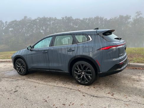 Used 2025 Toyota Crown Signia image 3