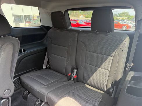 Used 2022 GMC Acadia SLE w/ Driver Convenience Package FWD image 22