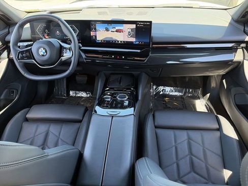 Used 2025 BMW 530i image 16