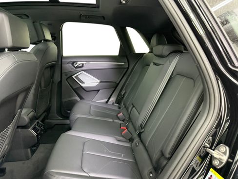 New 2025 Audi Q3 2.0T Premium image 16