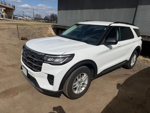 Used 2025 Ford Explorer Active image 1