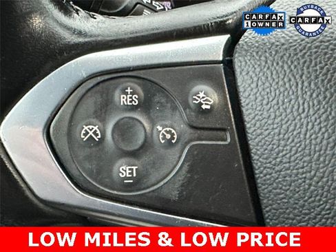 Certified 2022 Chevrolet Traverse LT image 18