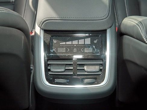 New 2026 Volvo XC60 B5 Ultra w/ Climate Package image 22