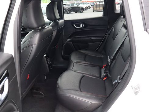 Used 2025 Jeep Compass Trailhawk AWD/4WD image 5