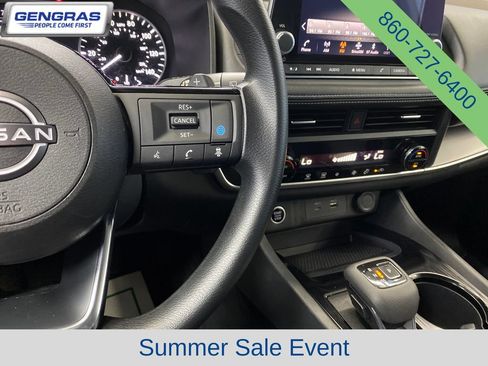 Used 2023 Nissan Rogue SV AWD/4WD image 22