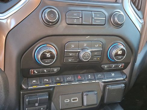 Used 2020 Chevrolet Silverado 1500 High Country image 15