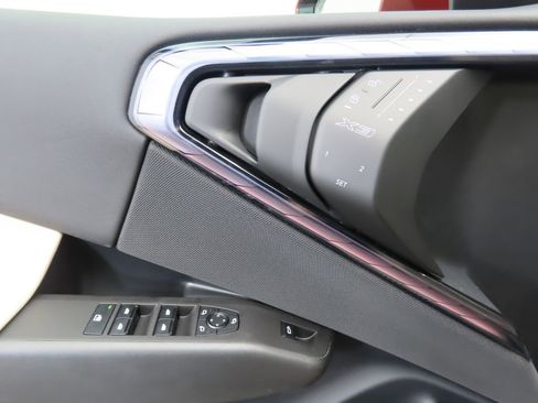 Used 2025 BMW X3 xDrive30i w/ Premium Package image 25