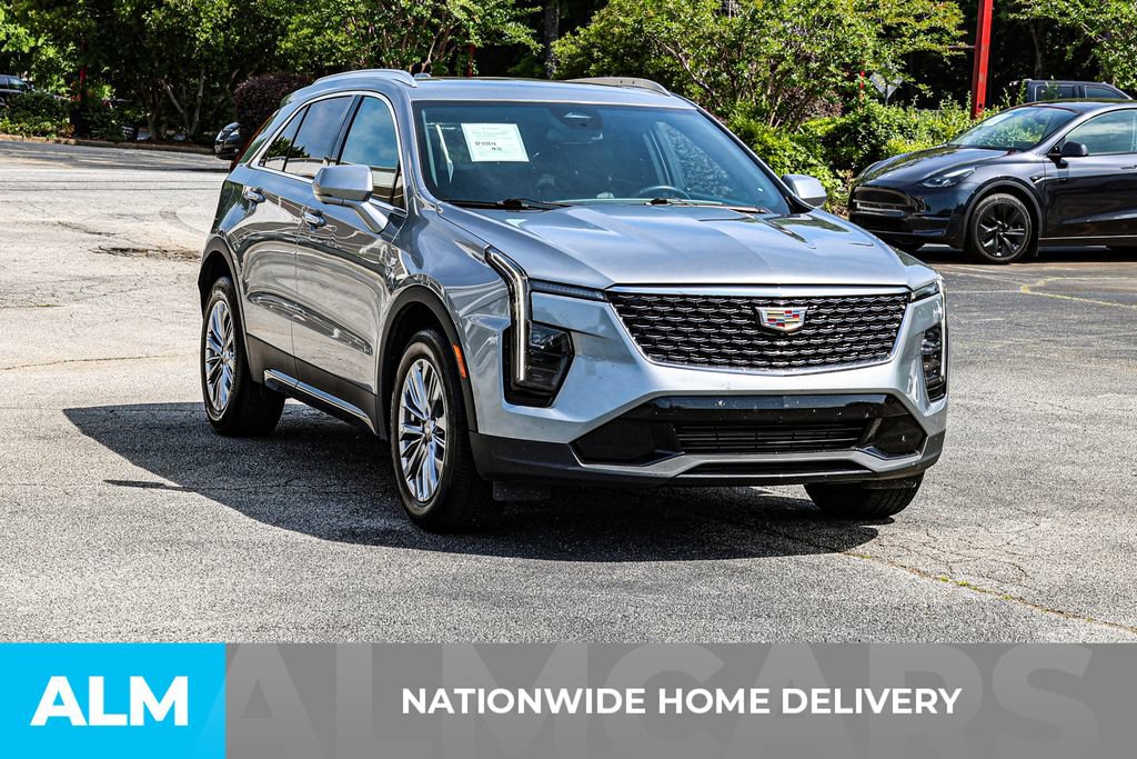Used 2025 Cadillac XT4 Premium Luxury FWD image 4